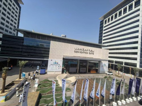 Cultivo Profundo, Empoderando o Futuro: Uma Crônica da Tecnologia de Zhongping Jornada Industrial no Oriente Médio