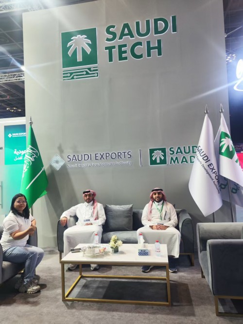 Cultivo Profundo, Empoderando o Futuro: Uma Crônica da Tecnologia de Zhongping Jornada Industrial no Oriente Médio2